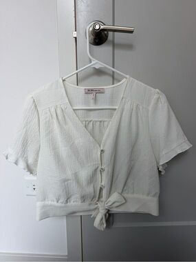 BCBGeneration Cream Tie-Front Button Crop Top